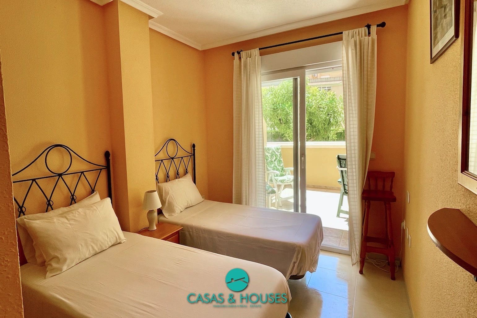 2 bedroom Apartment for sale in La Manga del Mar Menor with pool - € 162,500 (Ref: 9519291)