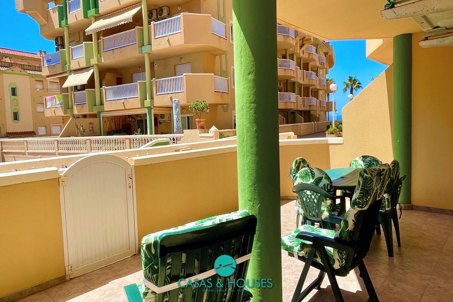 2 bedroom Apartment for sale in La Manga del Mar Menor with pool - € 162,500 (Ref: 9519291)