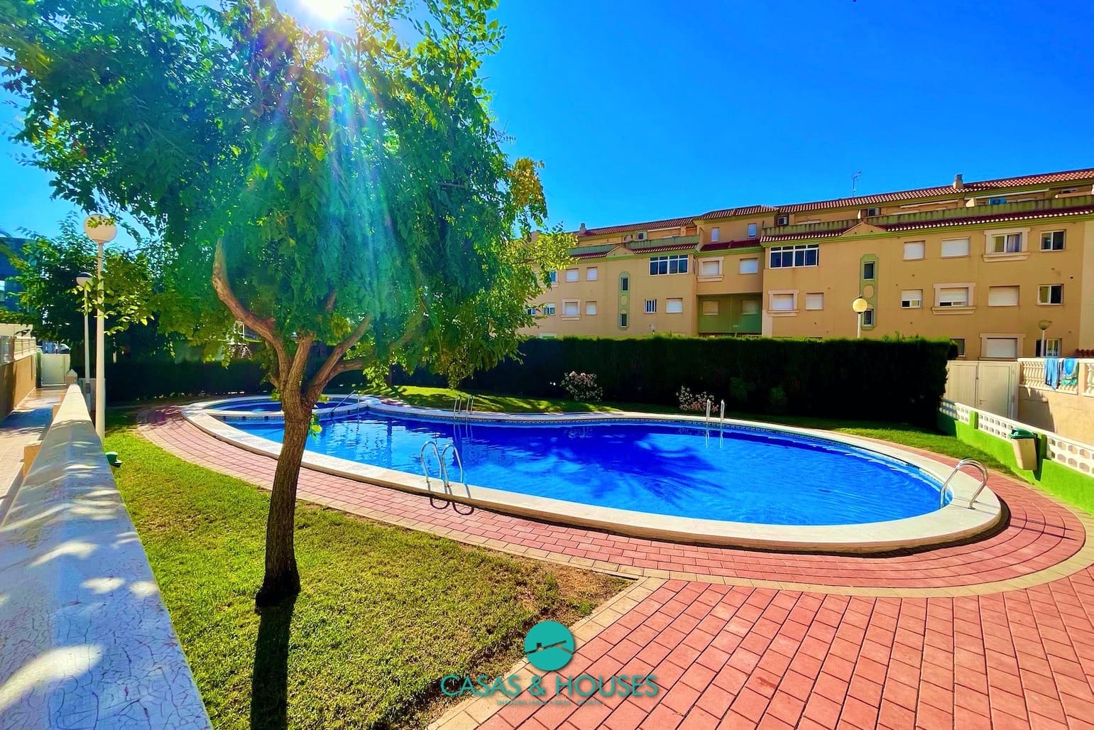 2 bedroom Apartment for sale in La Manga del Mar Menor with pool - € 162,500 (Ref: 9519291)