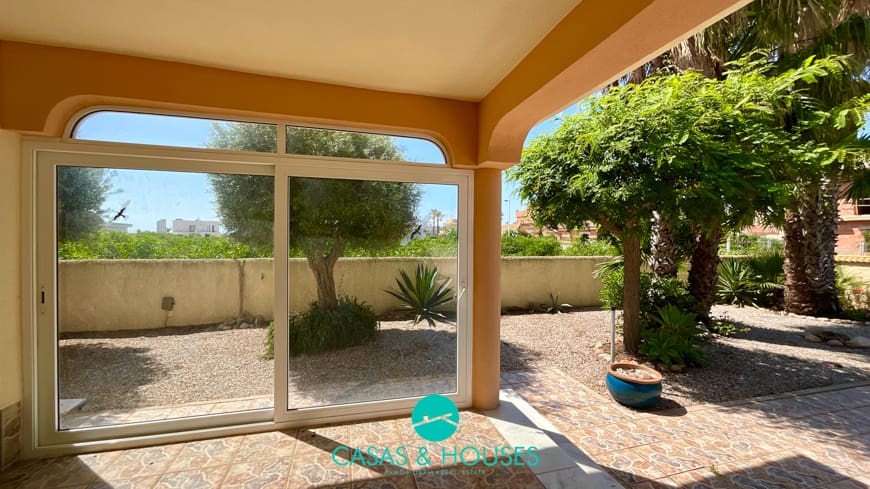 2 makuuhuone Omakotitalo myytävänä paikassa La Manga del Mar Menor mukana 
autotalli - 280 000 € (Ref: 9521700)