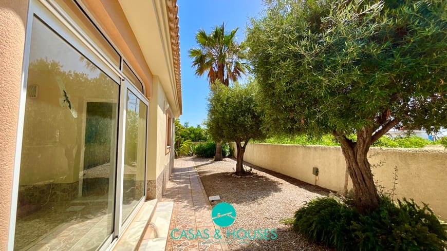 2 makuuhuone Omakotitalo myytävänä paikassa La Manga del Mar Menor mukana 
autotalli - 280 000 € (Ref: 9521700)