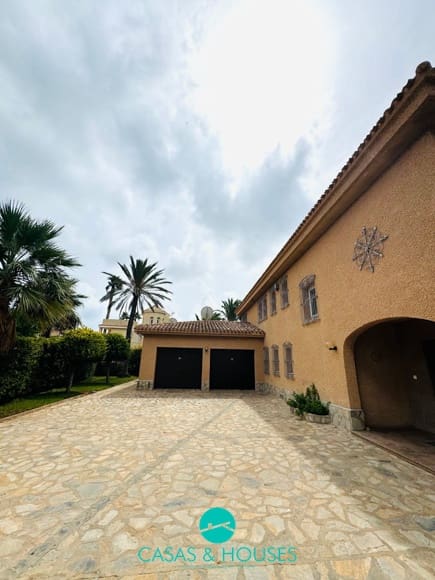 5 makuuhuone Omakotitalo myytävänä paikassa La Manga del Mar Menor mukana uima-altaan 
autotalli - 1 450 000 € (Ref: 9521712)