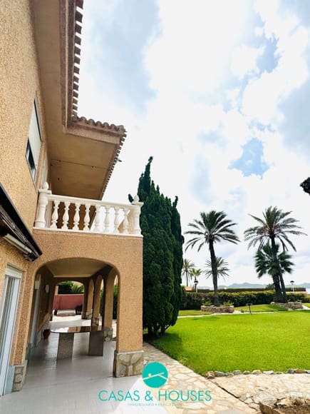 5 makuuhuone Omakotitalo myytävänä paikassa La Manga del Mar Menor mukana uima-altaan 
autotalli - 1 450 000 € (Ref: 9521712)