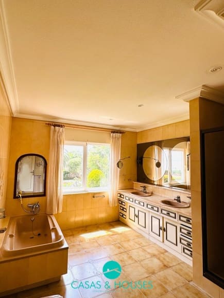 5 makuuhuone Omakotitalo myytävänä paikassa La Manga del Mar Menor mukana uima-altaan 
autotalli - 1 450 000 € (Ref: 9521712)