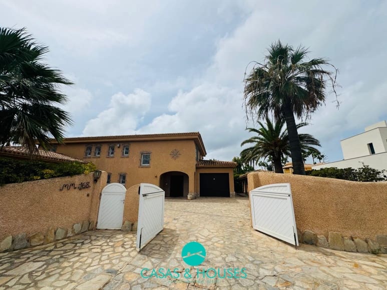 5 makuuhuone Omakotitalo myytävänä paikassa La Manga del Mar Menor mukana uima-altaan 
autotalli - 1 450 000 € (Ref: 9521712)