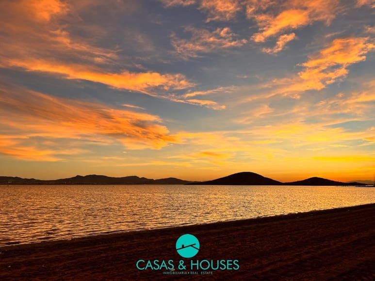 5 makuuhuone Omakotitalo myytävänä paikassa La Manga del Mar Menor mukana uima-altaan 
autotalli - 1 450 000 € (Ref: 9521712)