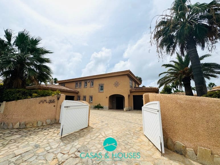 5 makuuhuone Omakotitalo myytävänä paikassa La Manga del Mar Menor mukana uima-altaan 
autotalli - 1 450 000 € (Ref: 9521712)