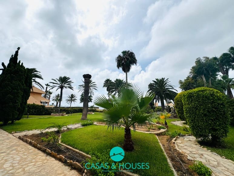 5 makuuhuone Omakotitalo myytävänä paikassa La Manga del Mar Menor mukana uima-altaan 
autotalli - 1 450 000 € (Ref: 9521712)