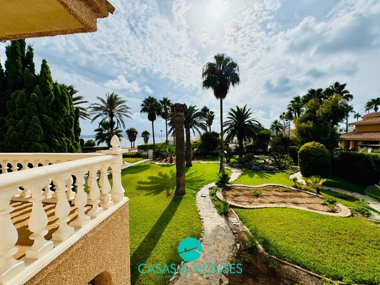 5 makuuhuone Omakotitalo myytävänä paikassa La Manga del Mar Menor mukana uima-altaan 
autotalli - 1 450 000 € (Ref: 9521712)