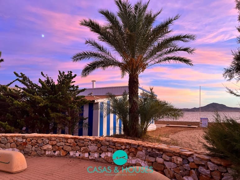 5 makuuhuone Omakotitalo myytävänä paikassa La Manga del Mar Menor mukana uima-altaan 
autotalli - 1 450 000 € (Ref: 9521712)