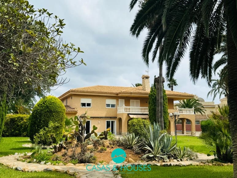 5 makuuhuone Omakotitalo myytävänä paikassa La Manga del Mar Menor mukana uima-altaan 
autotalli - 1 450 000 € (Ref: 9521712)