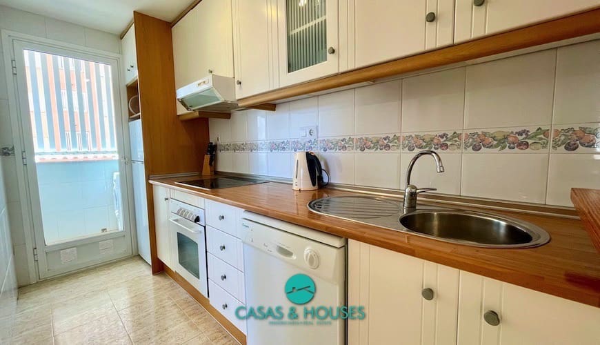 1 chambre Appartement à vendre à La Manga del Mar Menor avec piscine - 130 000 € (Ref: 9588061)