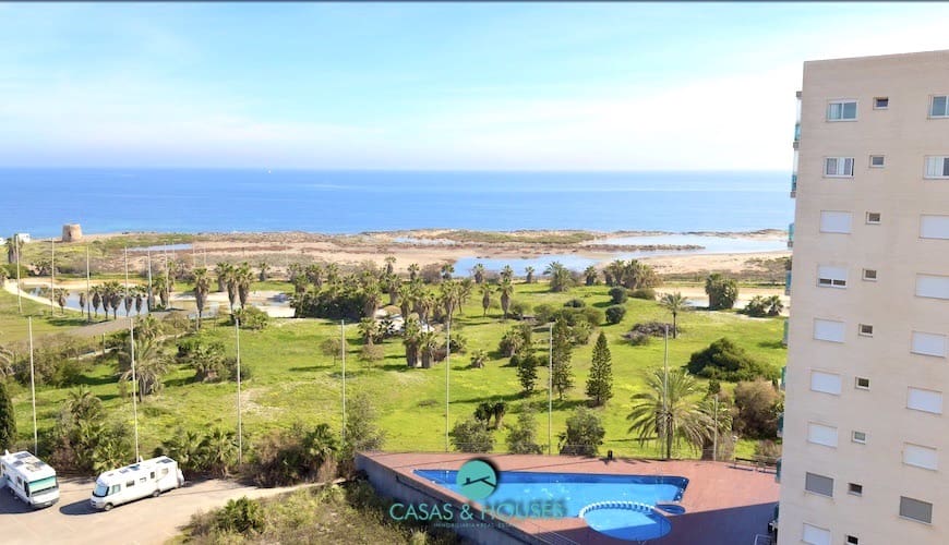 1 soveværelse Lejlighed til salg i La Manga del Mar Menor med swimmingpool garage - € 135.000 (Ref: 9623180)