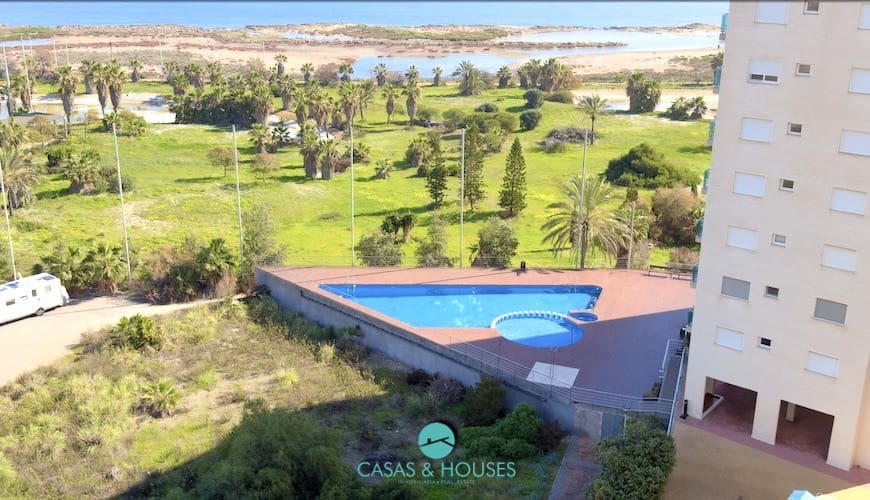 1 soveværelse Lejlighed til salg i La Manga del Mar Menor med swimmingpool garage - € 135.000 (Ref: 9623180)