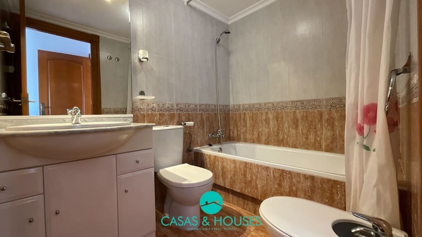 2 quarto Apartamento para venda em La Manga del Mar Menor com piscina - 160 000 € (Ref: 9626248)