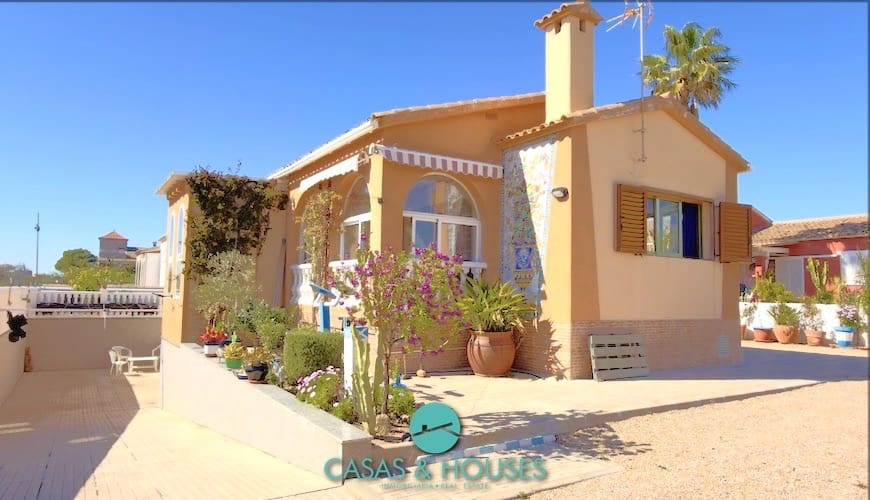 3 soveværelse Villa til salg i La Manga del Mar Menor med garage - € 365.000 (Ref: 9640676)