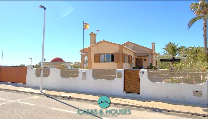 3 soveværelse Villa til salg i La Manga del Mar Menor med garage - € 365.000 (Ref: 9640676)