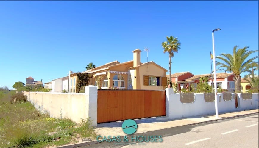 3 soveværelse Villa til salg i La Manga del Mar Menor med garage - € 365.000 (Ref: 9640676)