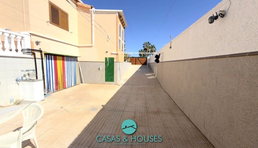 3 soveværelse Villa til salg i La Manga del Mar Menor med garage - € 365.000 (Ref: 9640676)