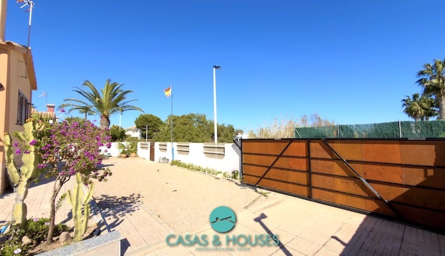 3 soveværelse Villa til salg i La Manga del Mar Menor med garage - € 365.000 (Ref: 9640676)
