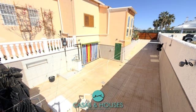 3 soveværelse Villa til salg i La Manga del Mar Menor med garage - € 365.000 (Ref: 9640676)