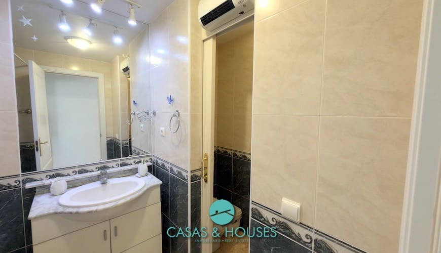 2 Zimmer Apartment zu verkaufen in La Manga del Mar Menor mit Pool Garage - 180.000 € (Ref: 9680565)