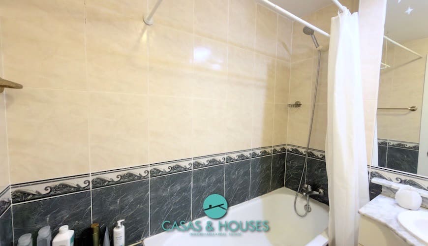 2 Zimmer Apartment zu verkaufen in La Manga del Mar Menor mit Pool Garage - 180.000 € (Ref: 9680565)