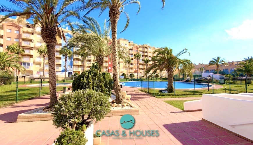 2 Zimmer Apartment zu verkaufen in La Manga del Mar Menor mit Pool Garage - 180.000 € (Ref: 9680565)
