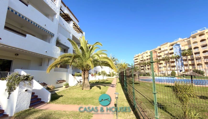 2 Zimmer Apartment zu verkaufen in La Manga del Mar Menor mit Pool Garage - 180.000 € (Ref: 9680565)