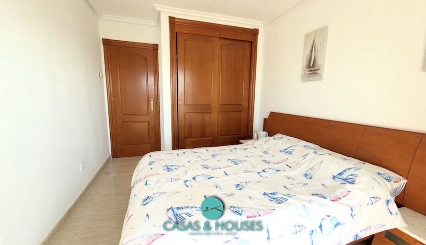 3 sypialnia Apartament na sprzedaż w La Manga del Mar Menor z basenem garażem - 275 000 € (Ref: 9735929)