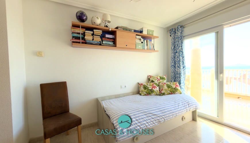 3 sypialnia Apartament na sprzedaż w La Manga del Mar Menor z basenem garażem - 275 000 € (Ref: 9735929)