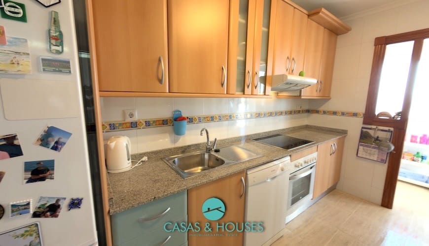 3 sypialnia Apartament na sprzedaż w La Manga del Mar Menor z basenem garażem - 275 000 € (Ref: 9735929)