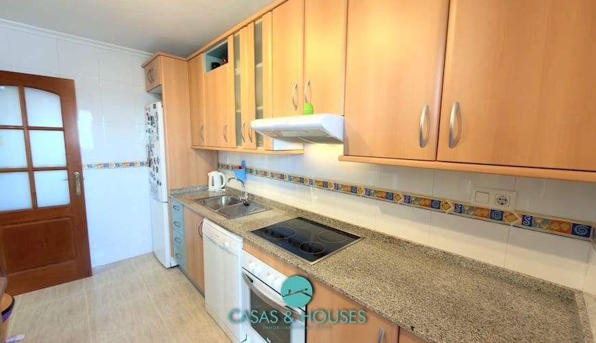 3 sypialnia Apartament na sprzedaż w La Manga del Mar Menor z basenem garażem - 275 000 € (Ref: 9735929)