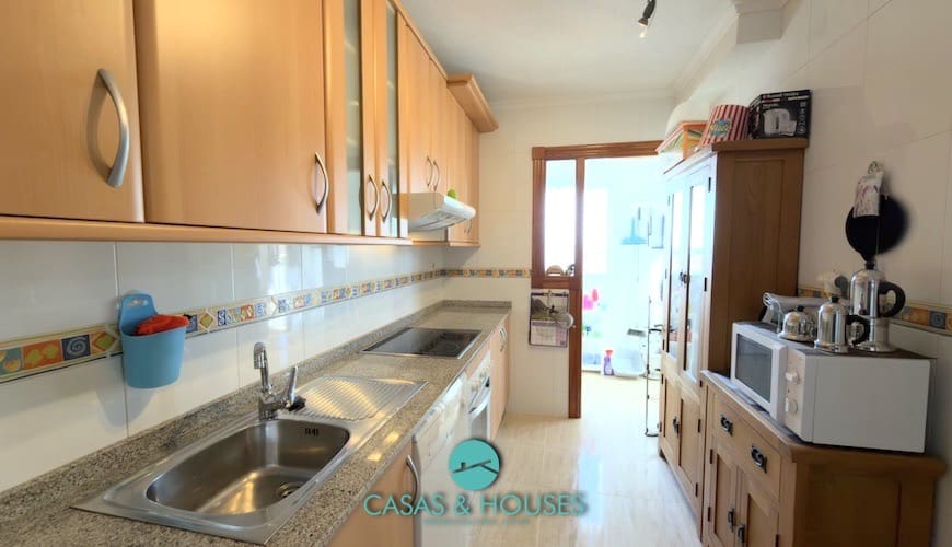 3 sypialnia Apartament na sprzedaż w La Manga del Mar Menor z basenem garażem - 275 000 € (Ref: 9735929)