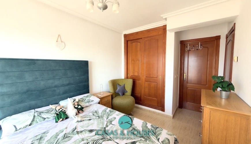 3 sypialnia Apartament na sprzedaż w La Manga del Mar Menor z basenem garażem - 275 000 € (Ref: 9735929)