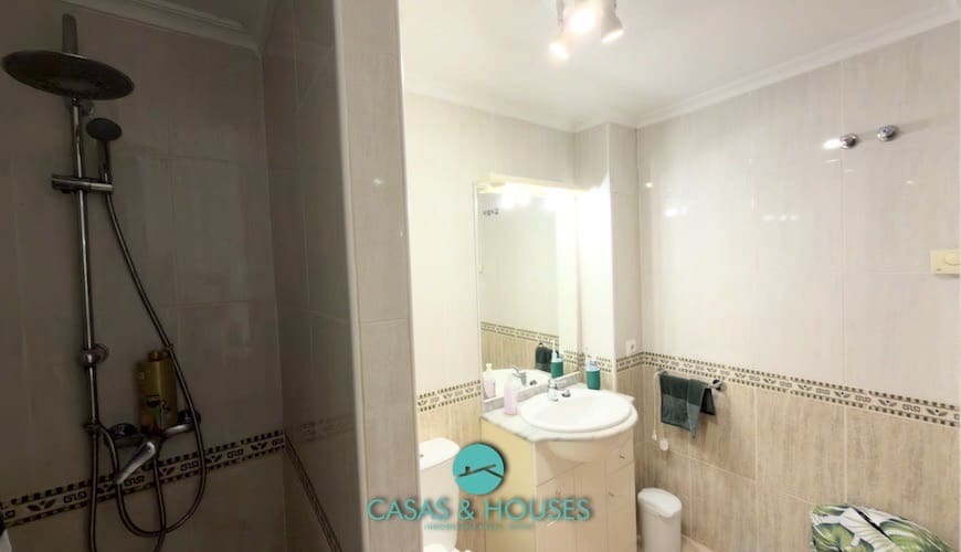 3 sypialnia Apartament na sprzedaż w La Manga del Mar Menor z basenem garażem - 275 000 € (Ref: 9735929)