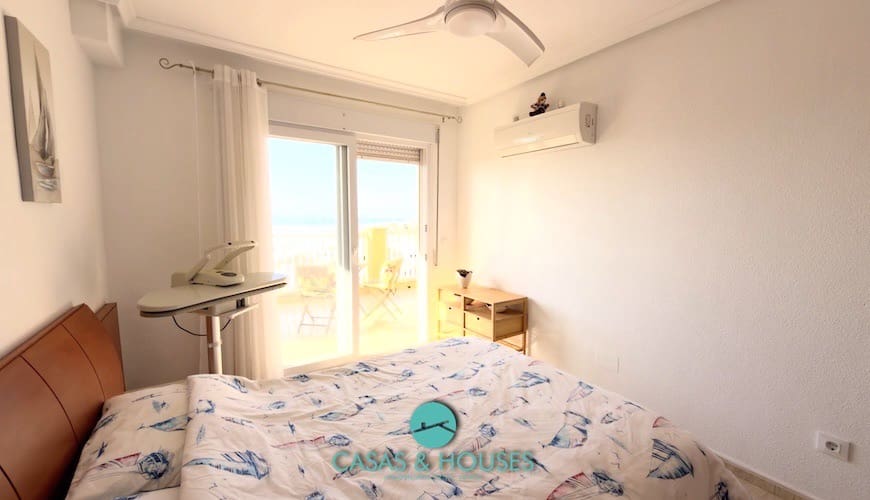 3 sypialnia Apartament na sprzedaż w La Manga del Mar Menor z basenem garażem - 275 000 € (Ref: 9735929)