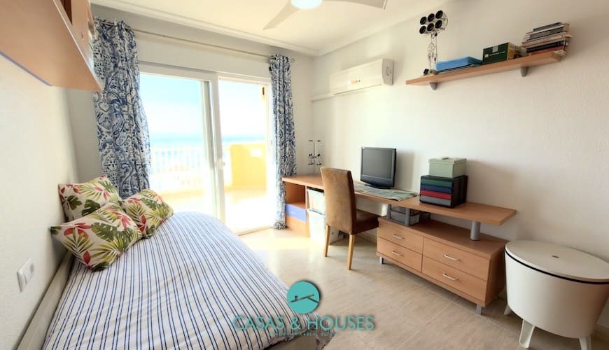3 sypialnia Apartament na sprzedaż w La Manga del Mar Menor z basenem garażem - 275 000 € (Ref: 9735929)