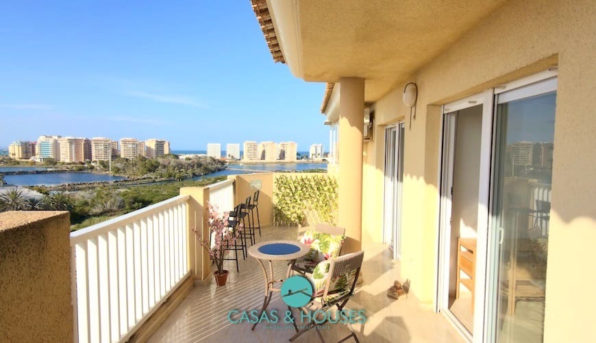 3 sypialnia Apartament na sprzedaż w La Manga del Mar Menor z basenem garażem - 275 000 € (Ref: 9735929)
