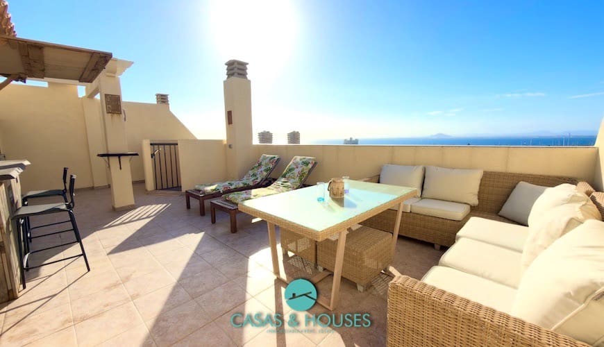 3 sypialnia Apartament na sprzedaż w La Manga del Mar Menor z basenem garażem - 275 000 € (Ref: 9735929)