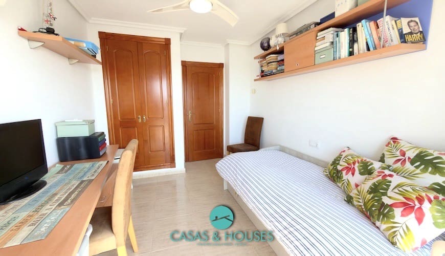3 sypialnia Apartament na sprzedaż w La Manga del Mar Menor z basenem garażem - 275 000 € (Ref: 9735929)