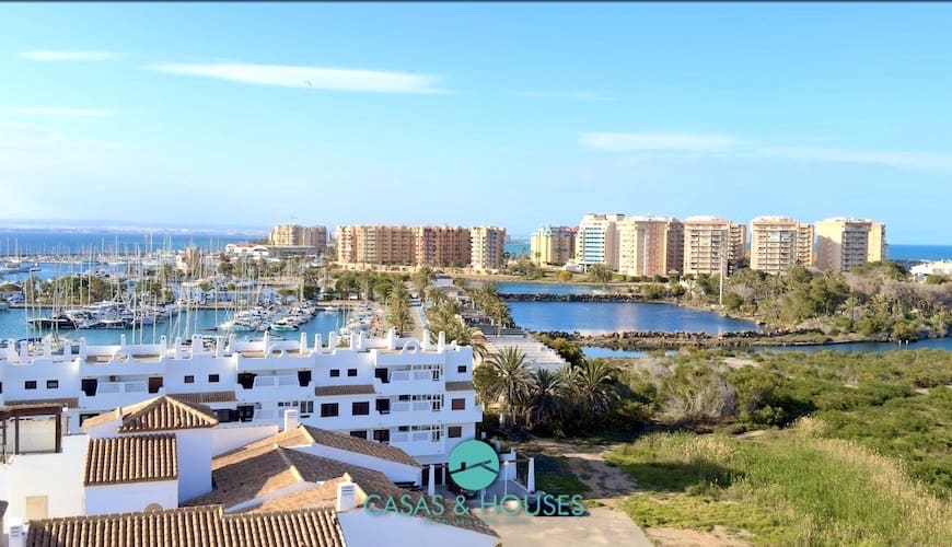 3 sypialnia Apartament na sprzedaż w La Manga del Mar Menor z basenem garażem - 275 000 € (Ref: 9735929)