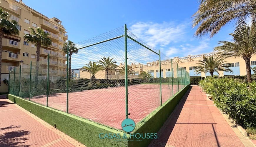 3 sypialnia Apartament na sprzedaż w La Manga del Mar Menor z basenem garażem - 275 000 € (Ref: 9735929)