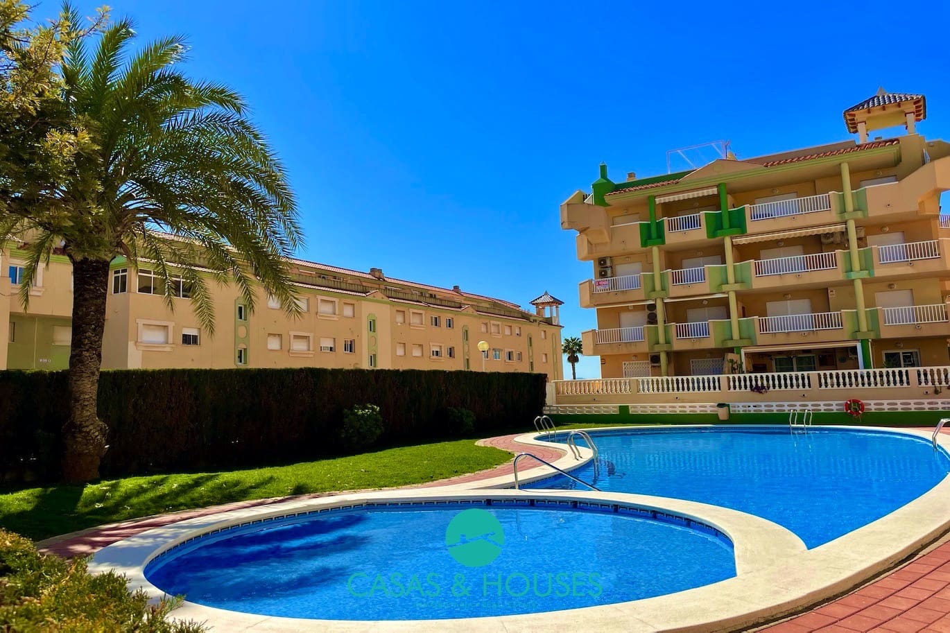 2 bedroom Apartment for sale in La Manga del Mar Menor with pool - € 189,000 (Ref: 9747265)