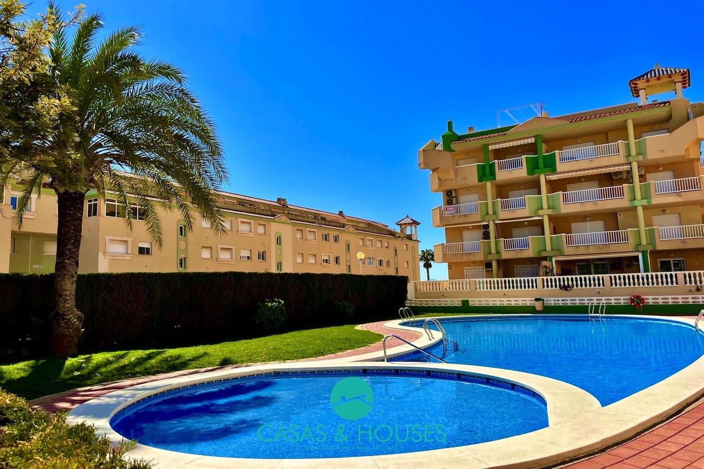2 bedroom Apartment for sale in La Manga del Mar Menor with pool - € 189,000 (Ref: 9747265)