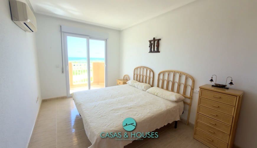 2 bedroom Apartment for sale in La Manga del Mar Menor with pool garage - € 180,000 (Ref: 9756401)