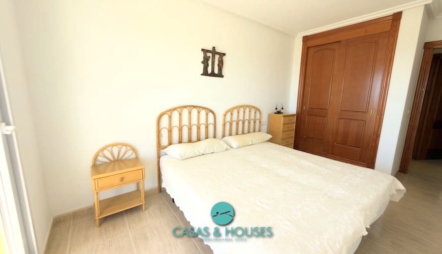 2 bedroom Apartment for sale in La Manga del Mar Menor with pool garage - € 180,000 (Ref: 9756401)