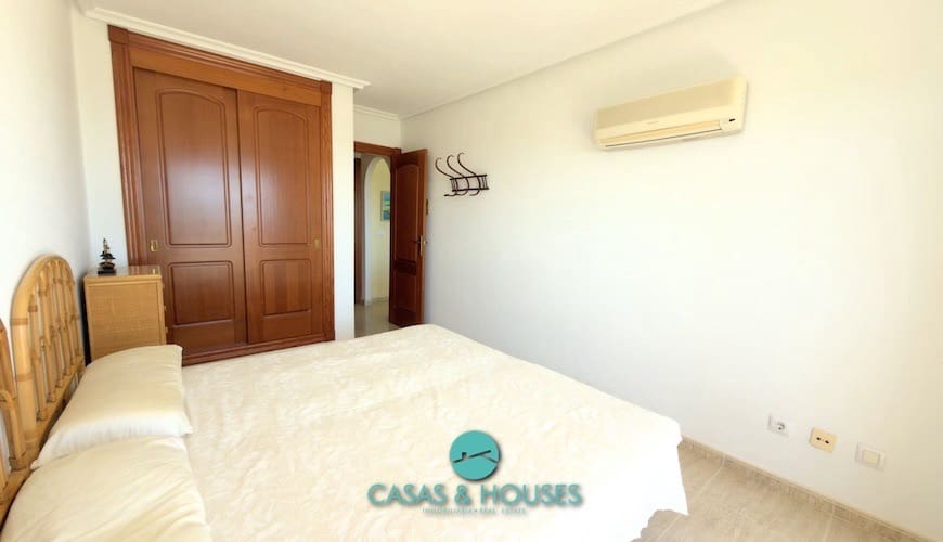 2 bedroom Apartment for sale in La Manga del Mar Menor with pool garage - € 180,000 (Ref: 9756401)