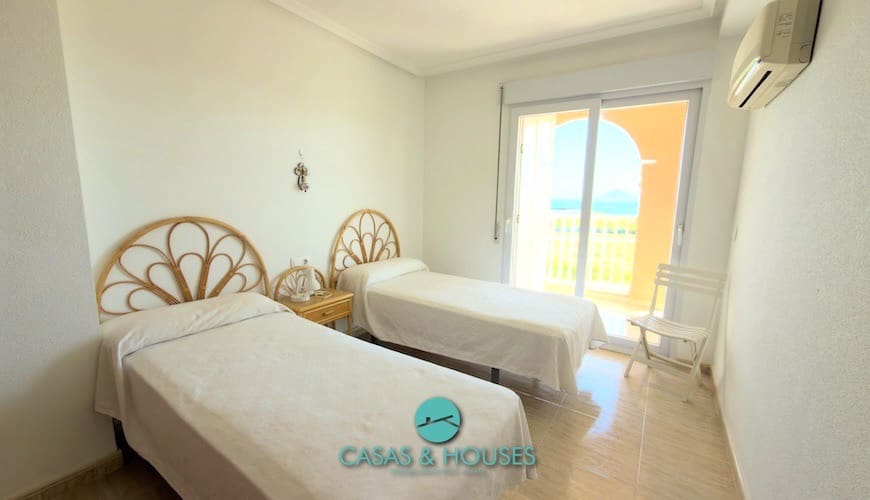 2 bedroom Apartment for sale in La Manga del Mar Menor with pool garage - € 180,000 (Ref: 9756401)