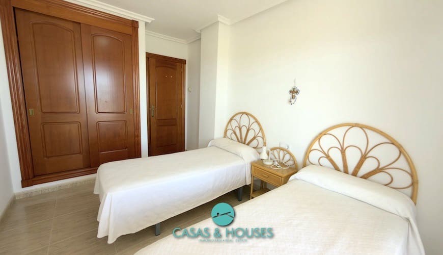 2 bedroom Apartment for sale in La Manga del Mar Menor with pool garage - € 180,000 (Ref: 9756401)